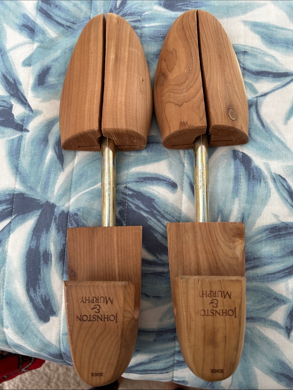 Johnston & Murphy Cedar Shoe Trees - M